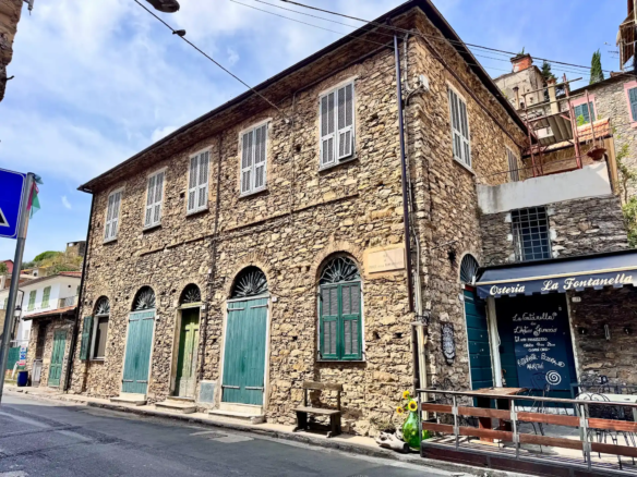 Apartment directly on the main square