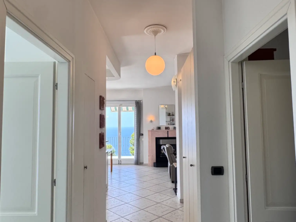 Dreamviews: Villa with two residential units