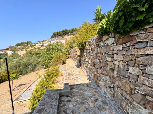 Dreamviews: Apartment with terrace and garden