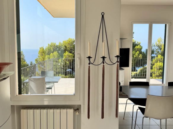 Dreamviews: Villa with two residential units