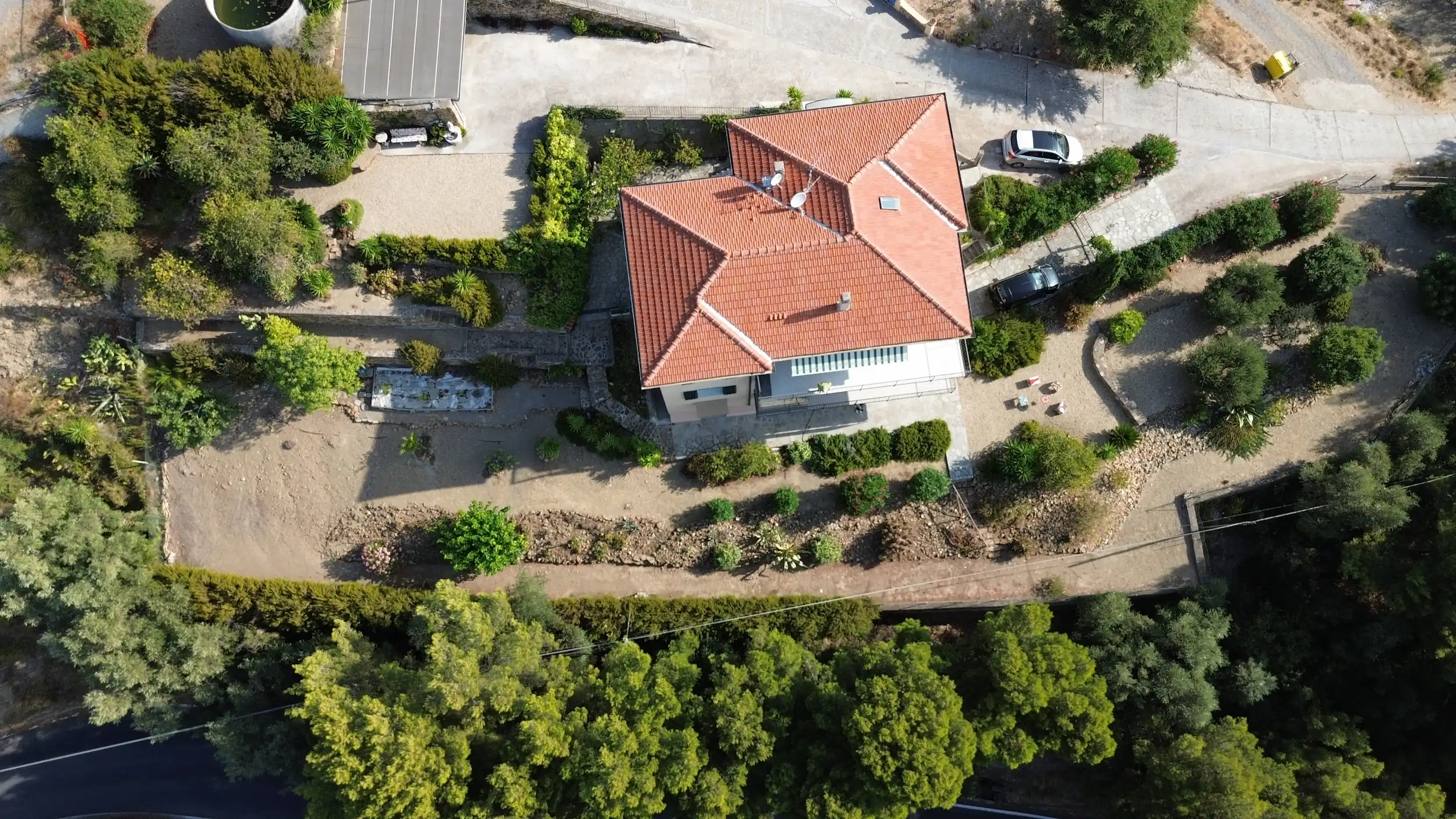 Dreamviews: Villa with two residential units