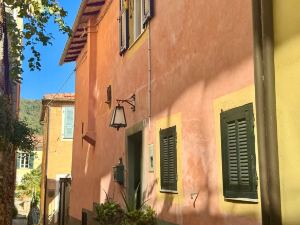 Unique village house with roof terrace and garden