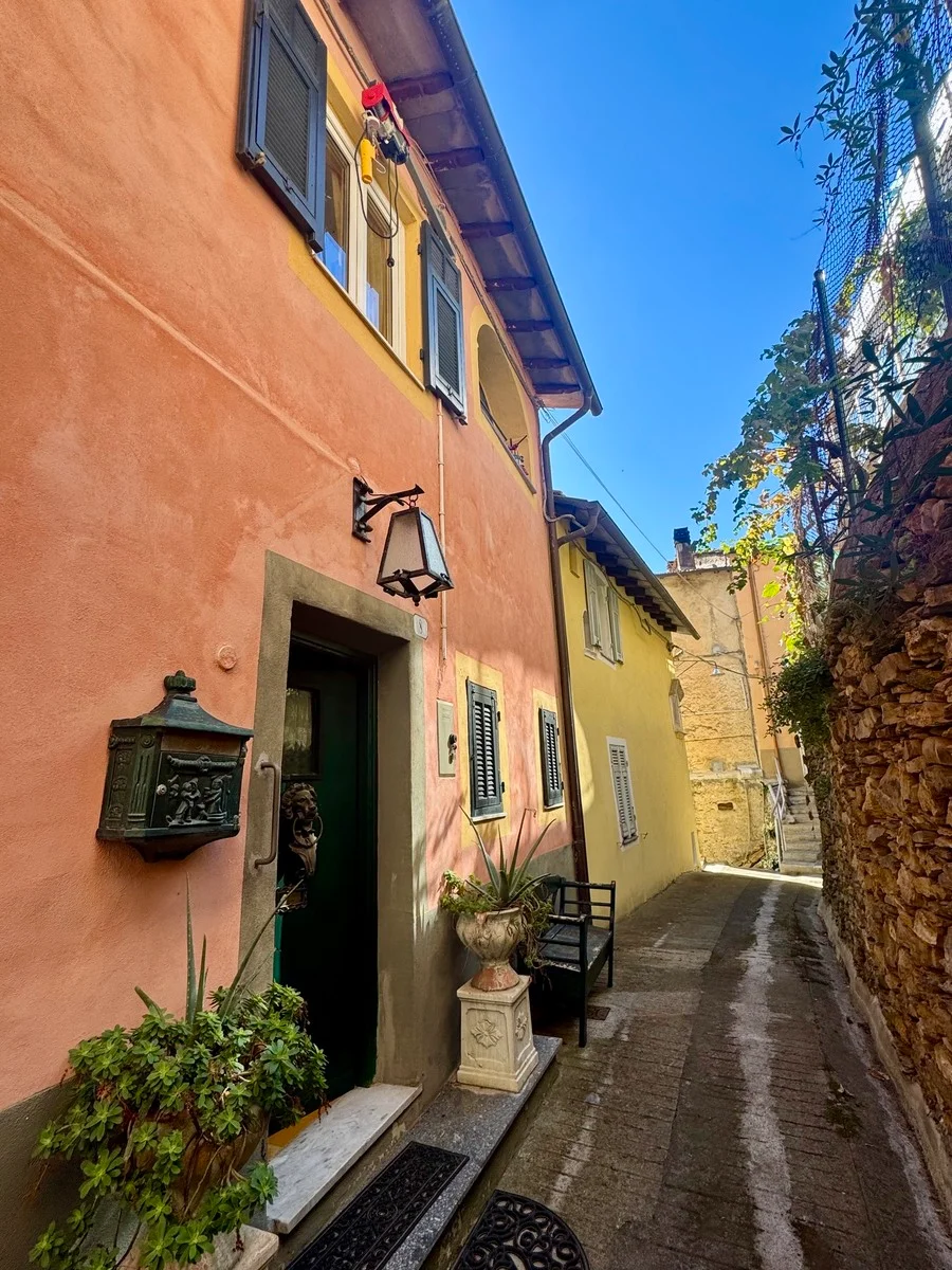 Unique village house with roof terrace and garden