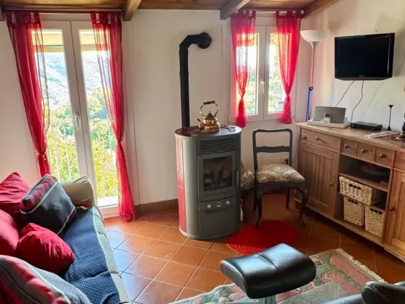Unique village house with roof terrace and garden