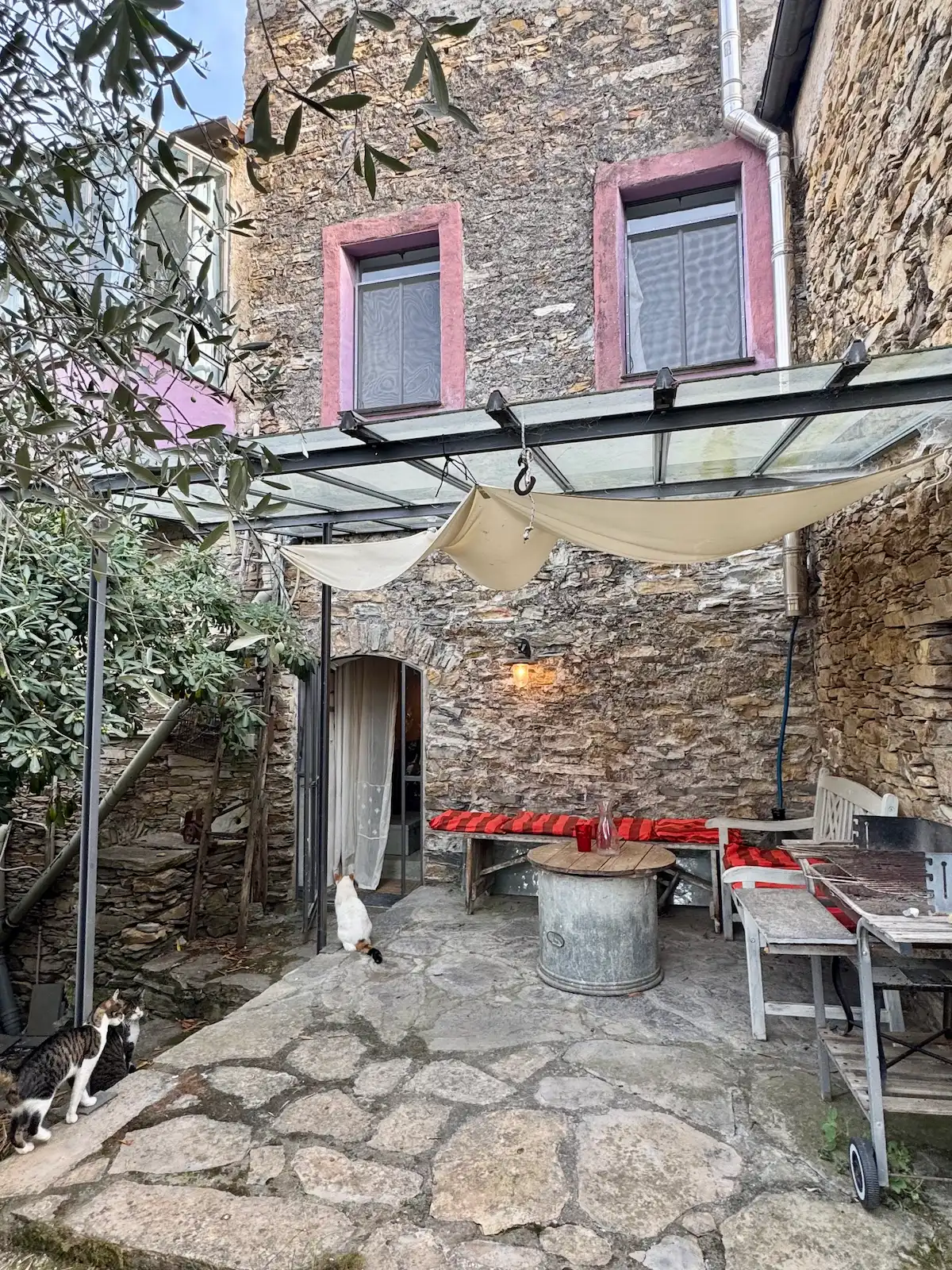 Tiny Village House with Roof Terrace and Guest Area