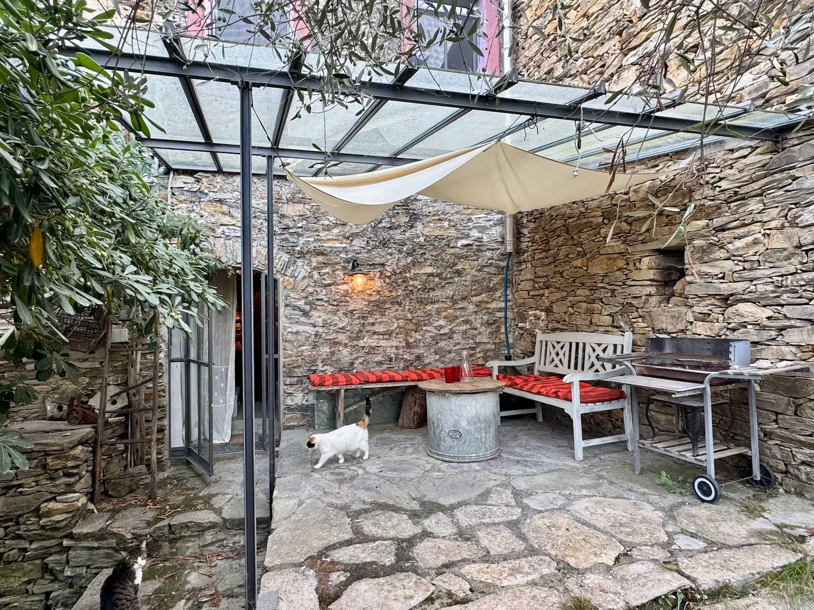 Tiny Village House with Roof Terrace and Guest Area