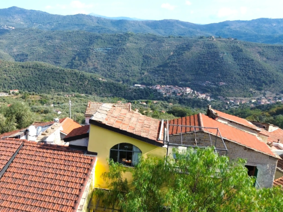 Charming village house with rooftop terrace & garden