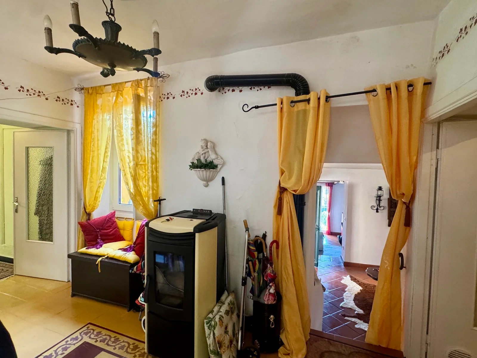 Unique village house with roof terrace and garden