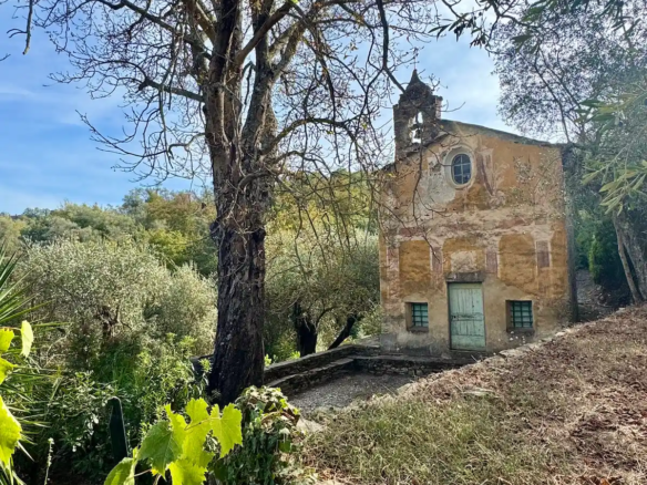 Restored house with garden and parking space