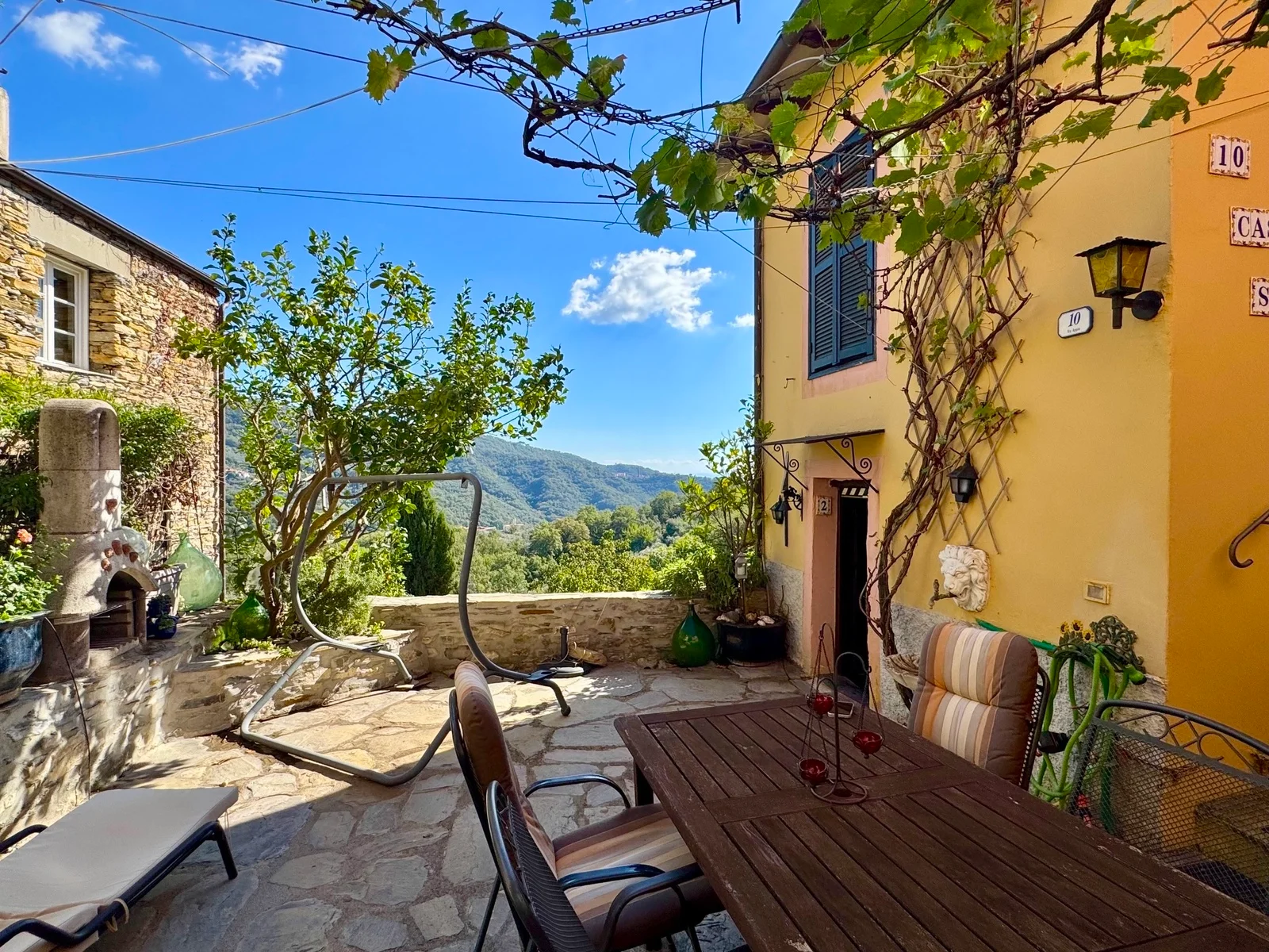 START Unique village house with roof terrace and garden